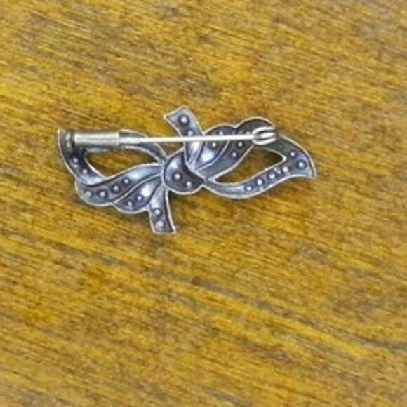 Small Sweater Pin Sterling Marcasite and Rhinestone Crystals - Picture 5 of 7